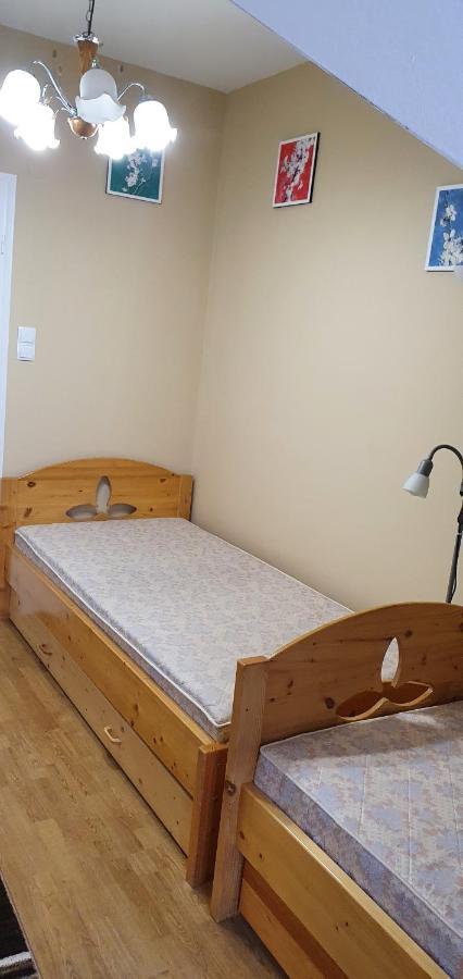Venusz Apartman Cserkeszőlő Exterior foto