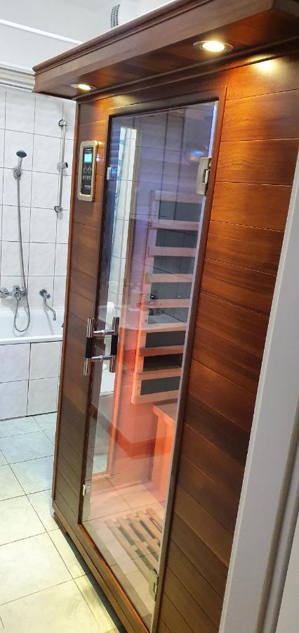 Venusz Apartman Cserkeszőlő Exterior foto